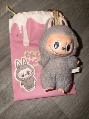 Labubu Exciting macaroons the monsters keychain Action Figure - sesame bean